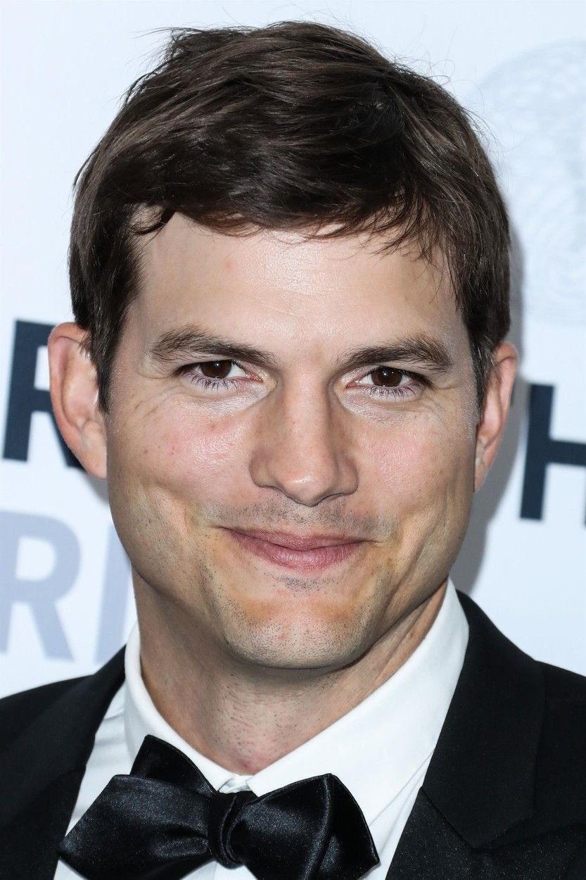 Ashton Kutcher patří mezi největší hollywoodské fešáky.