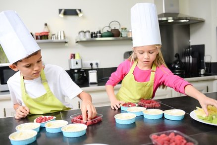 Jak si užít (a přežít) vaření s dětmi? Stačí znát tyhle triky!