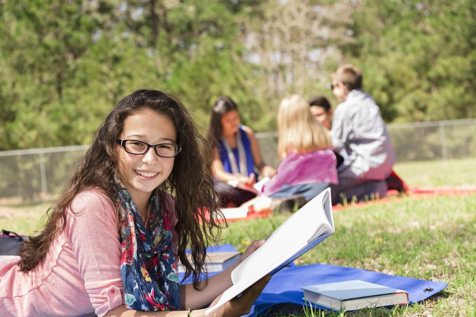 Některé školy mají náročné podmínky pro přijetí, studenti tak mnohdy jdou na lehčí školu, anebo takovou, která je v místě jejich bydliště (ilustrační foto.)