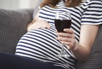 Alkohol v těhotenství? Jedna sklenička je v pořádku, říká nová studie!
