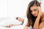 Početí je stále těžší: Mužům dramaticky ubývají spermie, ženy odkládají mateřství