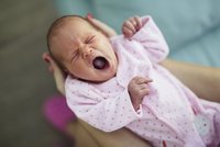 Jak poznáte, kdy je miminko přetažené a kdy brečí hlady