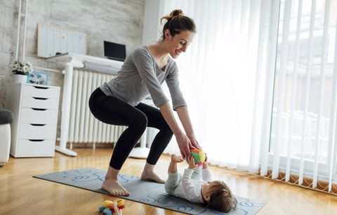 5 cviků, které vás zbaví těhotenského bříška! Stačí pět minut denně