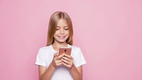 9 SMS zpráv, které můžete posílat dětem, aniž byste byli trapní