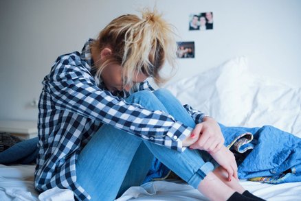 Proč (a jak) mluvit s dospívající dcerou o depresi? 