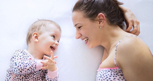 Jak mluvit s dítětem, aby začalo mluvit dřív? Používejte baby talk! 