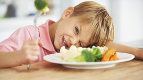 Nenuťte děti, aby jedly zeleninu! Proč k ní mají takový odpor? Budete se divit