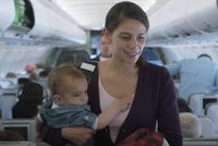 Dítě brečící v letadle? Společnost dala všem cestujícím letenky zadarmo