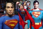 Filipínský mladík se snaží vypadat jako kopie herce Christophera Reeva, který byl představitelem superhrdiny Supermana.