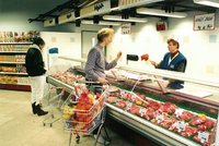 Před 30 lety otevřel v Česku první supermarket: Do Jihlavy jezdily exkurze, zvědavci nakukovali výlohou