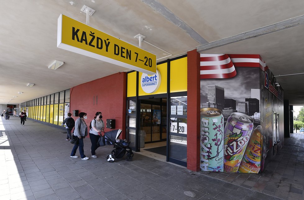 První československý supermarket, který byl otevřen v Jihlavě před 30 lety, je pořád na stejném místě, ale funguje pod jiným názvem.