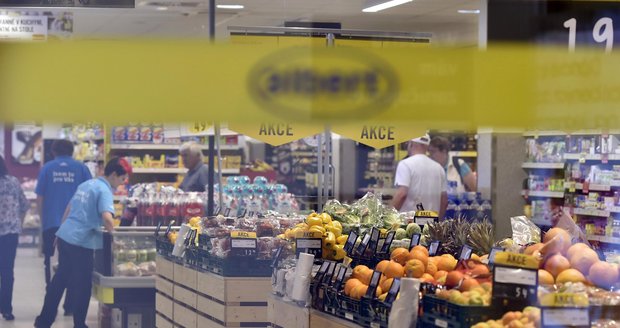 Sobotka zatlačil na velvyslance kvůli platům v Albertu, půjde i za odboráři