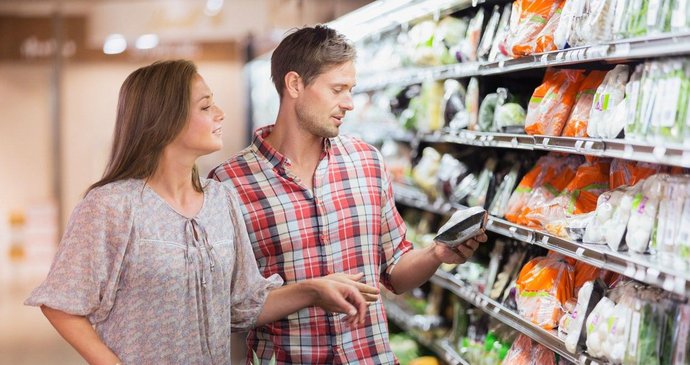 Češi se bouří, že se v tuzemských obchodech prodávají potraviny stejných značek v nižší kvalitě. (Ilustrační foto)