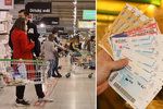 Supermarkety v Česku kvůli pandemii rozšířily možnost platby stravenkami.