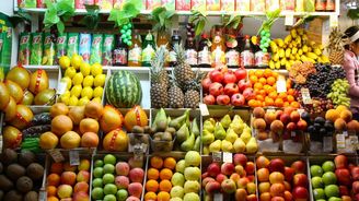 Maloobchodní tržby zpomalily růst na dvě procenta, klesla útrata za potraviny