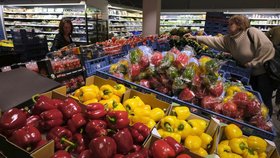 Za potraviny Češi v listopadu zaplatili méně