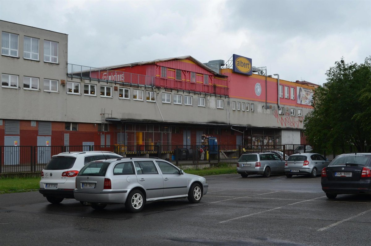 Supermarket v Jihlavě dnes.