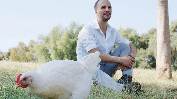 Ido Savir, spoluzakladatel a šéf firmy SuperMeat, která pěstuje kuřecí maso v laboratoři.