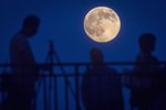 V noci z neděle na pondělí můžete sledovat superměsíc