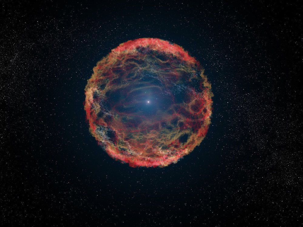 Při výbuchu supernovy je hvězda rozmetána do kosmického prostoru