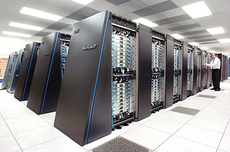 Superpočítač Blue Gene od IBM je využíván pro nejrůznější vědecké operace