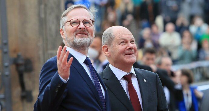 Pražský supersummit 2022: Premiér Petr Fiala (ODS) a německý kancléř Olaf Scholz (7.10.2022)