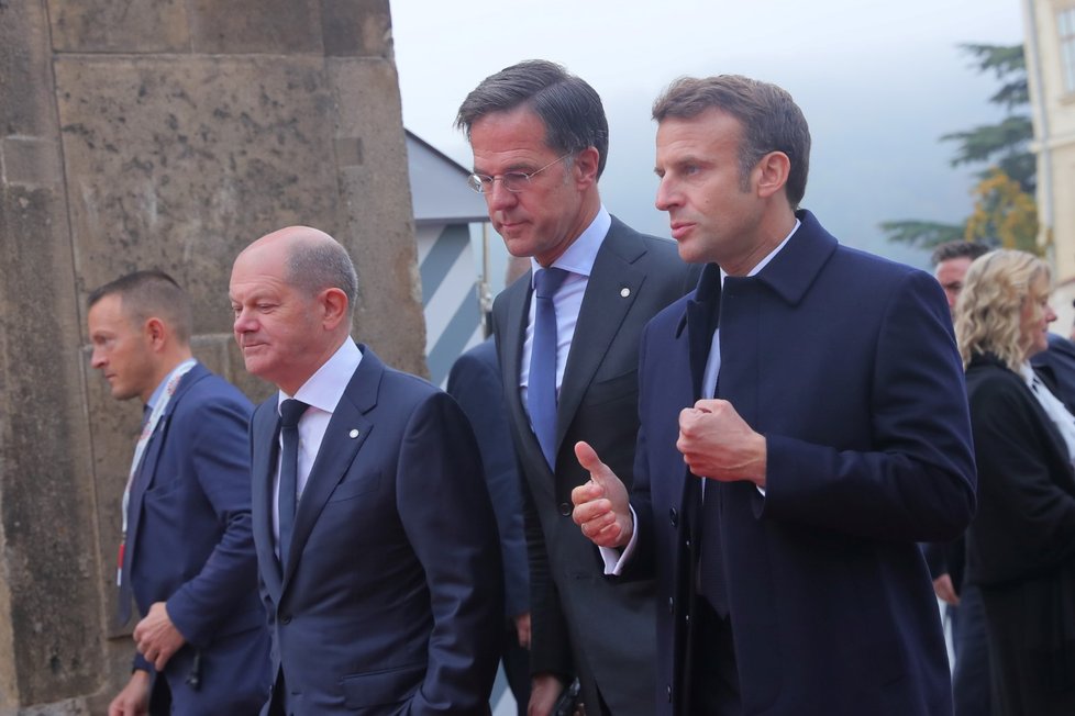 Pražský supersummit 2022: Německý kancléř Olaf Scholz a francouzský prezident Emmanuel Macron (7.10.2022)