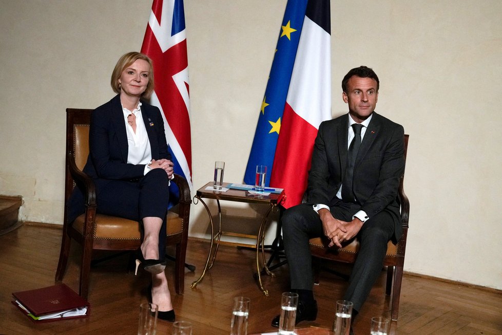 Britská premiérka Liz Trussová se v Praze sešla s Emannuelem Macronem (6.10.2022)
