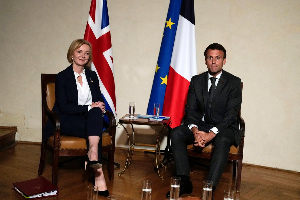 Britská premiérka Liz Trussová se v Praze sešla s Emannuelem Macronem (6.10.2022)