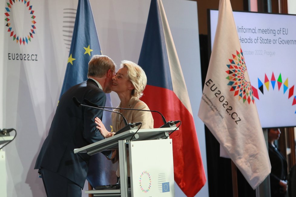 Závěr pražského supersummitu: Petr Fiala a Ursula von der Leyenovál (7.10.2022)