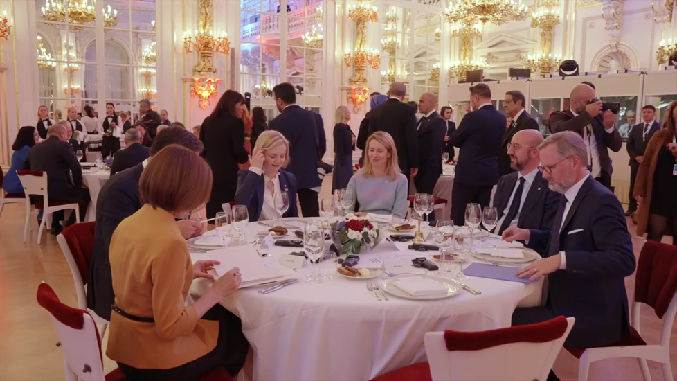 Zákulisí supersummitu v Praze: Fiala u večeře se Zemanem a evropskými lídry