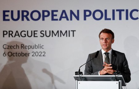 Supersommet au château de Prague : le président français Emmanuel Macron