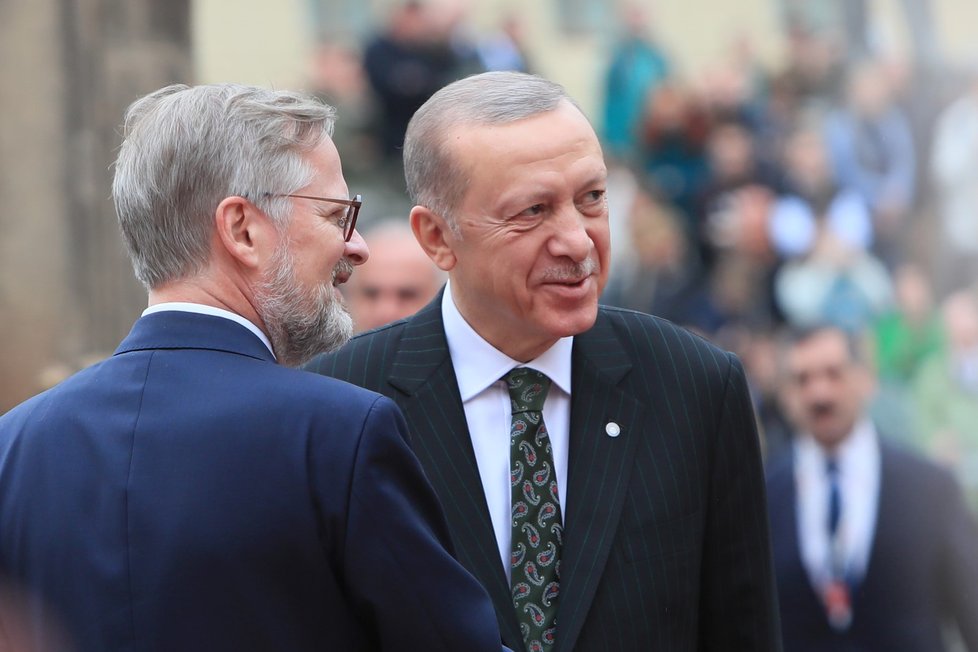 Supersummit na Pražském hradě: Petr Fiala vítá tureckého prezidenta Recepa Tayyipa Erdogana.