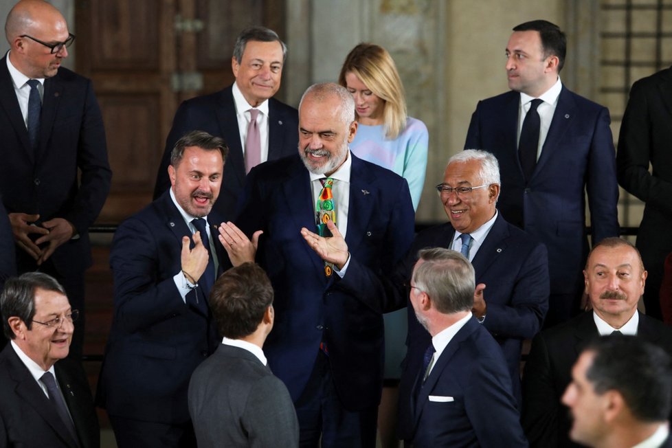 Supersummit na Pražském hradě: Portugalský premiér Antonio Costa, albánský premiér Edi Rama a lucemburský premiér Xavier Bettel.