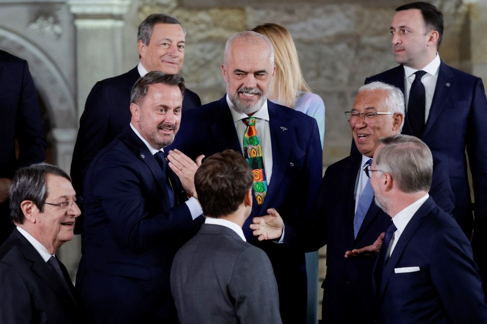 Supersummit na Pražském hradě: Portugalský premiér Antonio Costa, albánský premiér Edi Rama a lucemburský premiér Xavier Bettel