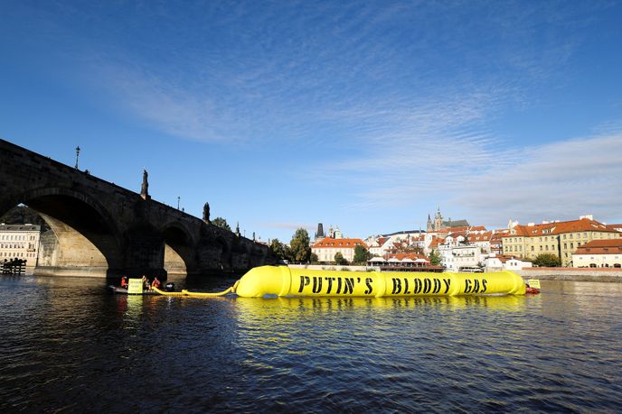 Protest Greenpeace během pražského supersummitu EU (6.10.2022)