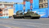 Ruský supertank se při generálce pokazil! Nešel ani odtáhnout