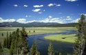 Yellowstonský supervulkán zpopularizoval dvoudílný fiktivní dokument BBC nazvaný Supersopka. Faktem je, že právě Yellowstone dělá světu největší vrásky hned po hrozící Tobě. Kaldera měří 72 kilometrů v nejširším a 55 kilometrů v nejužším místě. Je to fantaskní krajina kouřících řek, bublajícího bahna, vodních gejzírů a zkamenělých stromů. Díky tomu všemu se Yellowstone stal v USA "turistickým magnetem číslo 1". Výbuch by ale představoval katastrofu srovnatelnou s výbuchem sopky Toba před sedemdesáti tisíciletími.