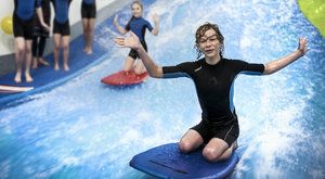 Surf Arena: Jediný indoor surf simulátor u nás