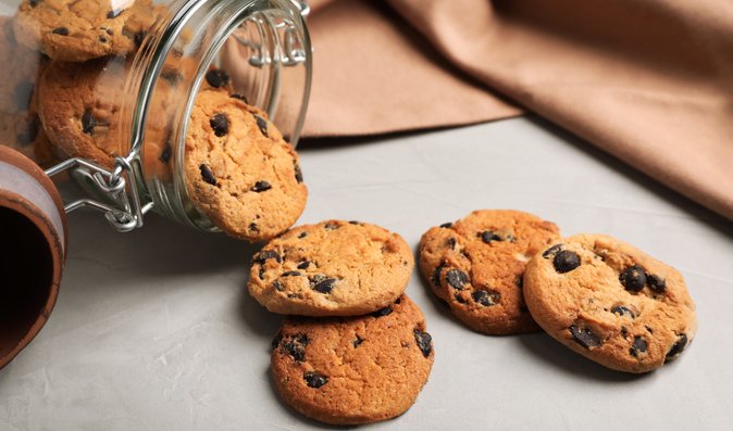 Cookies s kousky čokolády znají lidé po celém světě