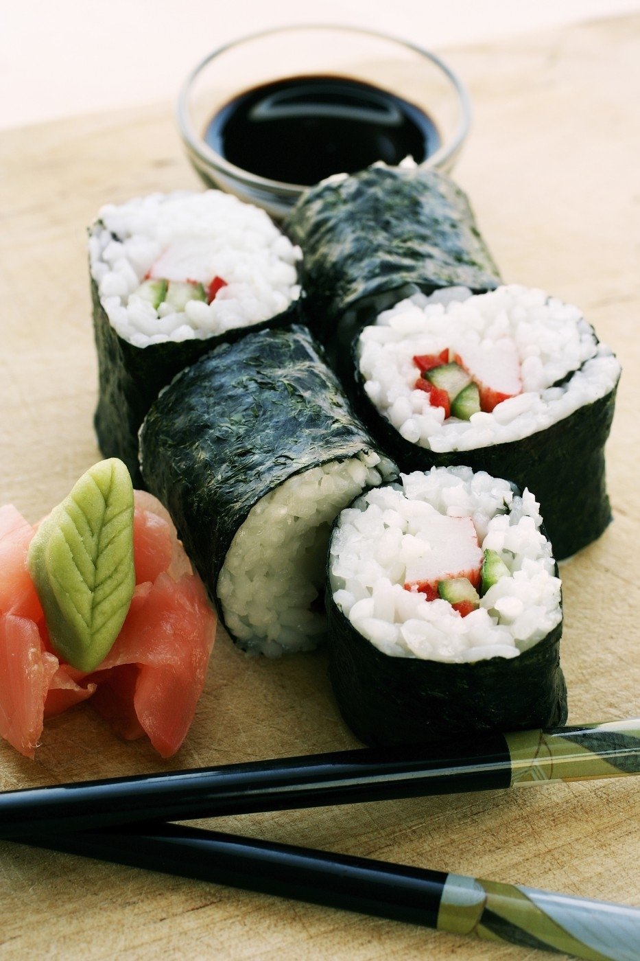 Poslanecká sleva na sushi 25 % - to měl Okamura svým kolegům nabízet.