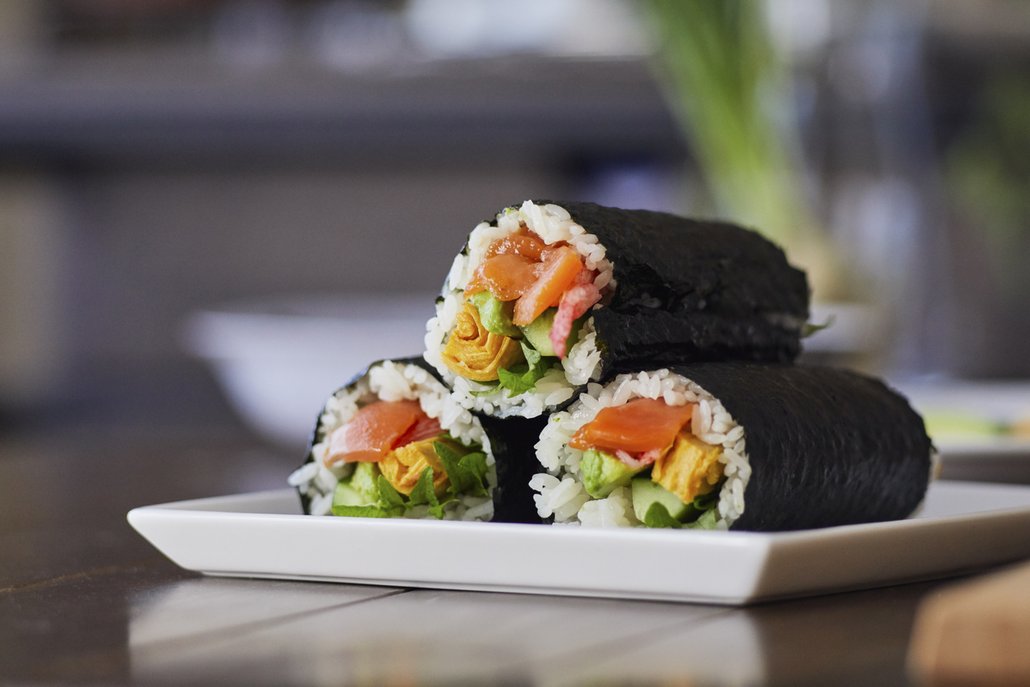 Futo maki sushi jsou větší závitky s bohatou náplní.