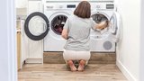 Pozor na tyto mýty o sušení prádla, mohou vás připravit o úspory i pohodlí
