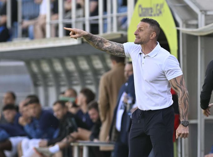 Dukla žije! Šustr: I bod by byl dobrej. Zamíchali jsme kartami, nikdo s námi nepočítal Dukla žije! Šustr: I bod by byl dobrej. Zamíchali jsme kartami, nikdo s námi nepočítal