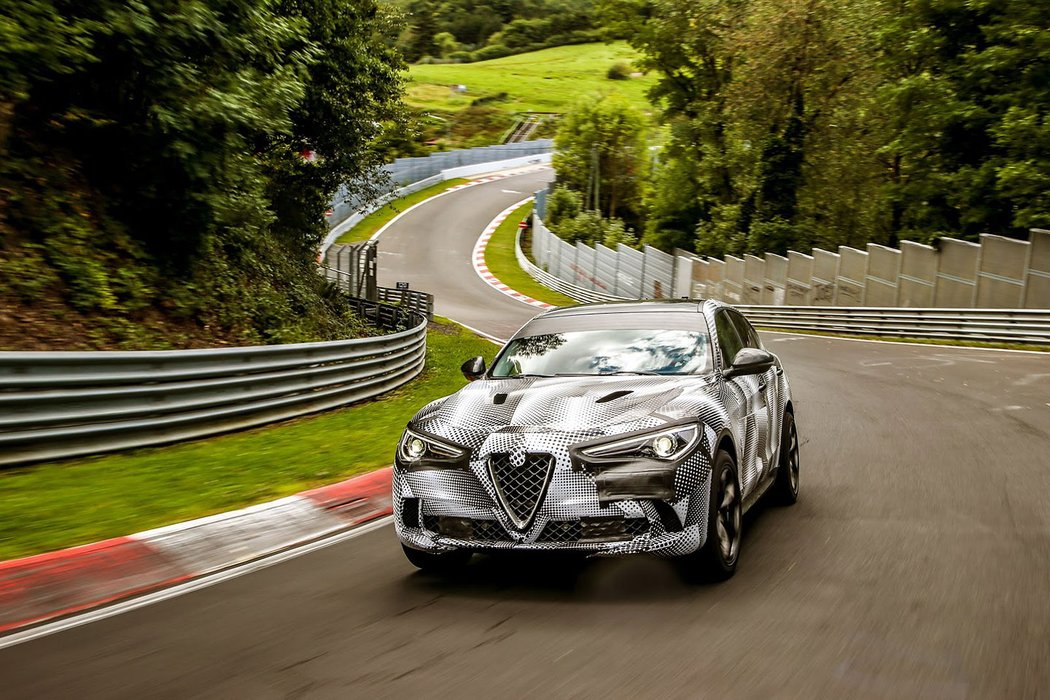 Alfa Romeo Stelvio QV je nejrychlejší SUV na Severní smyčce