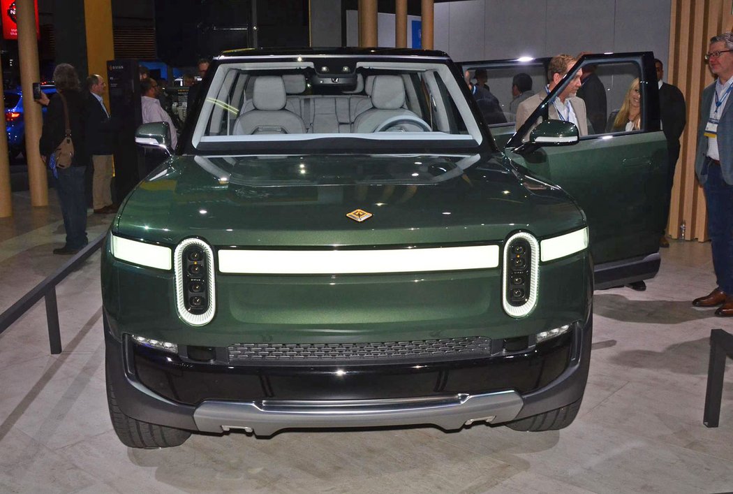 Rivian R1S