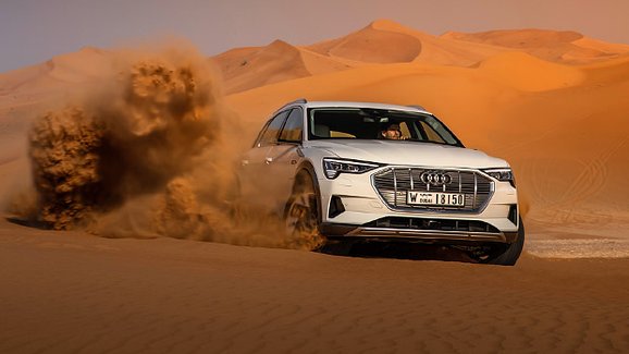 TEST Poprvé za volantem Audi e-tron. Jak se jezdí s elektrickým SUV bez zrcátek?