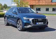 TEST S Audi Q8 v Česku: SUV kupé na výmolech. A přijela i A6