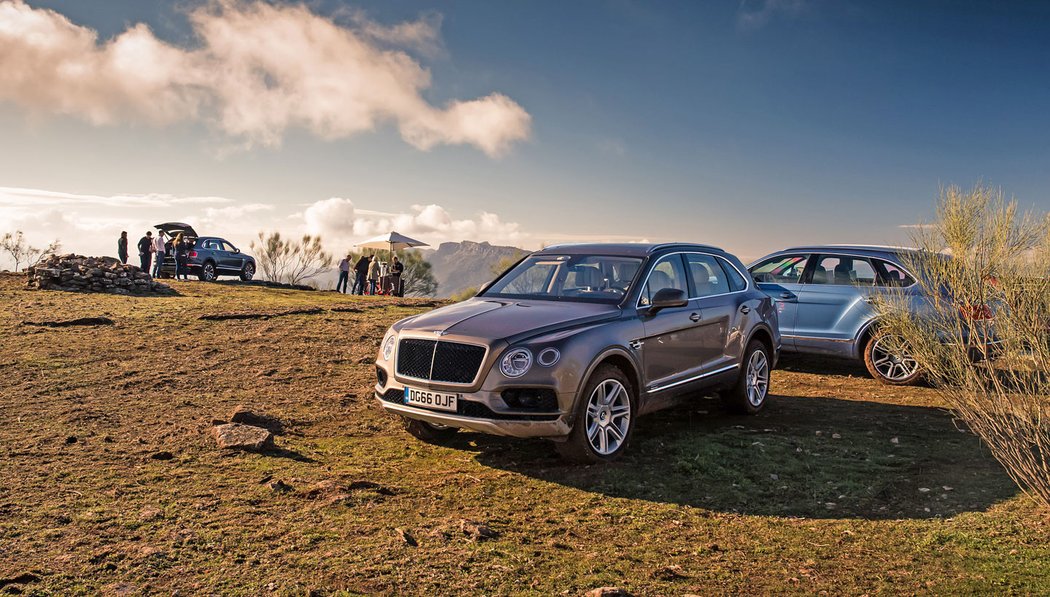 suv bentley jizdnidojmy svetmotoru