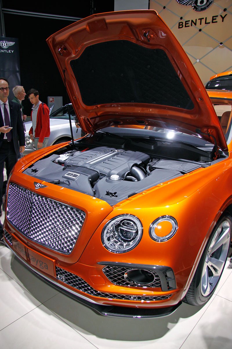 suv bentley novemodely premioveznacky video autosalon frankfurt2015 redakcnivideo